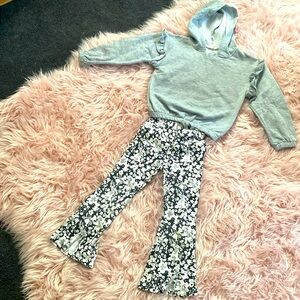 🐰🐘🩶  JESSICA SIMPSON Girls Matching set!